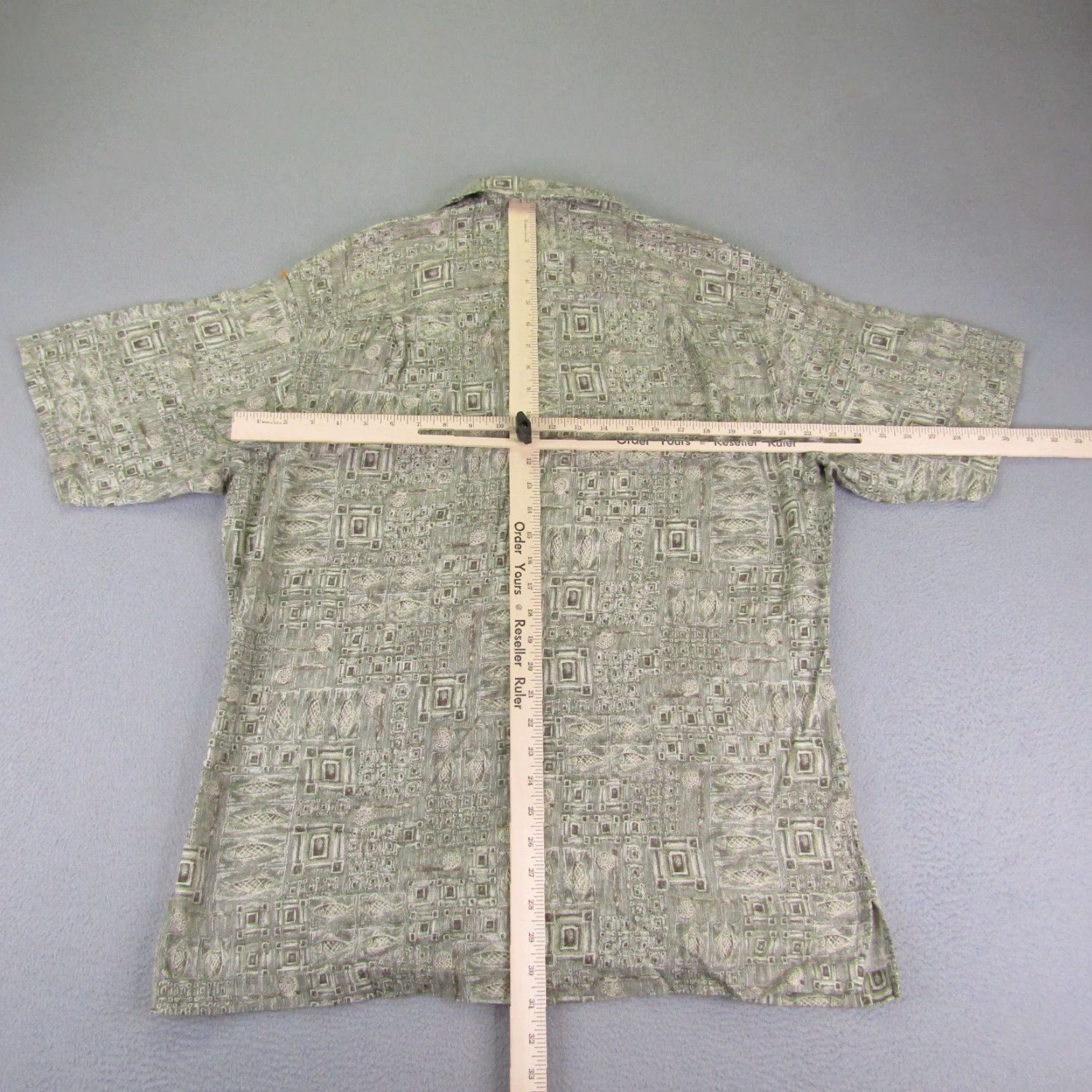 Vintage VINTAGE Woolrich Shirt Mens Large Green Tribal Button-Up Outdoor Casual Shirt Mens Large Green Tribal Button-Up Outdoor Casual Size US L / EU 52-54 / 3 - 5 Thumbnail