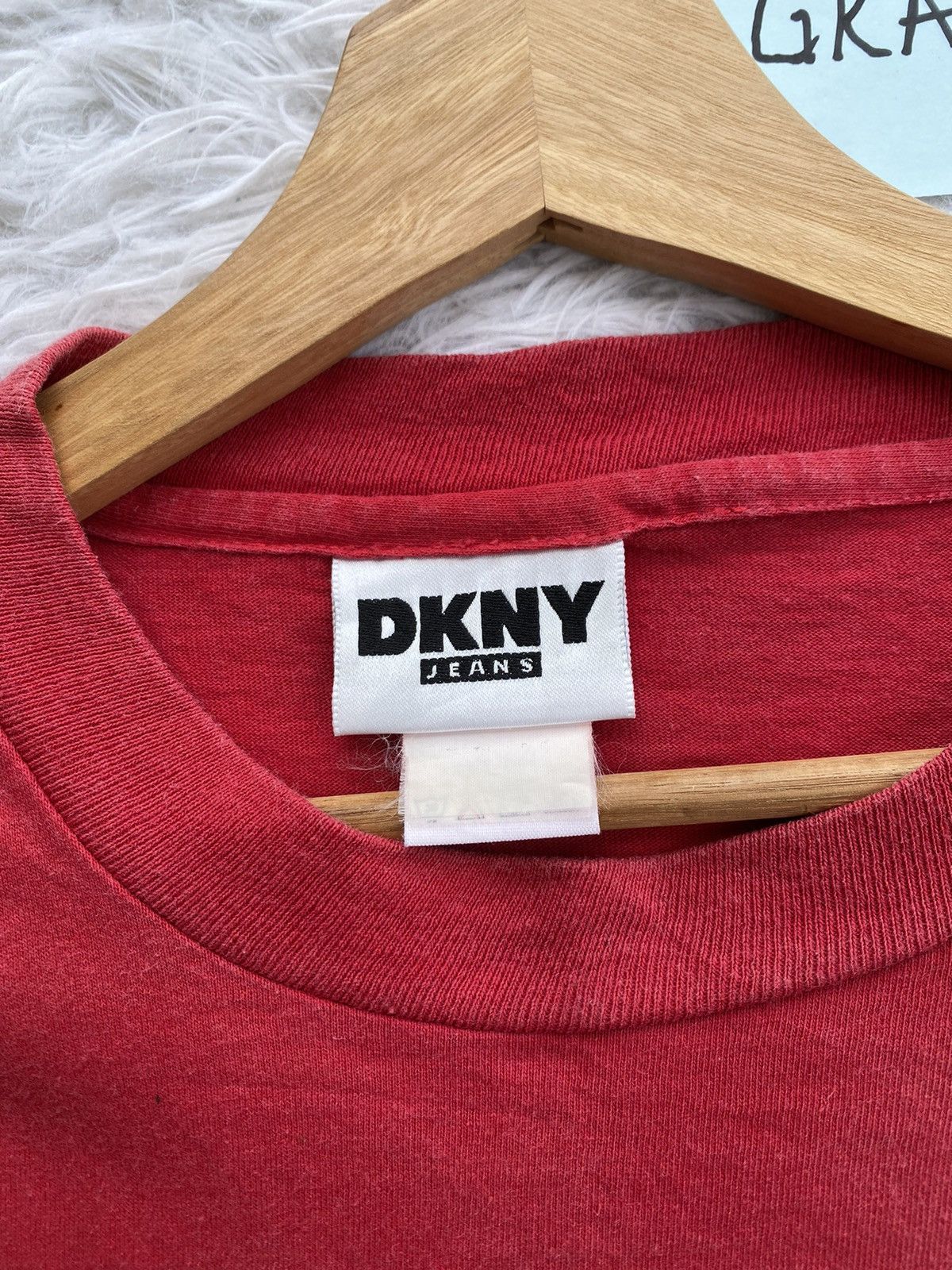 DKNY Rare Vintage NYC DKNY Tshirt Size US L / EU 52-54 / 3 - 8 Thumbnail