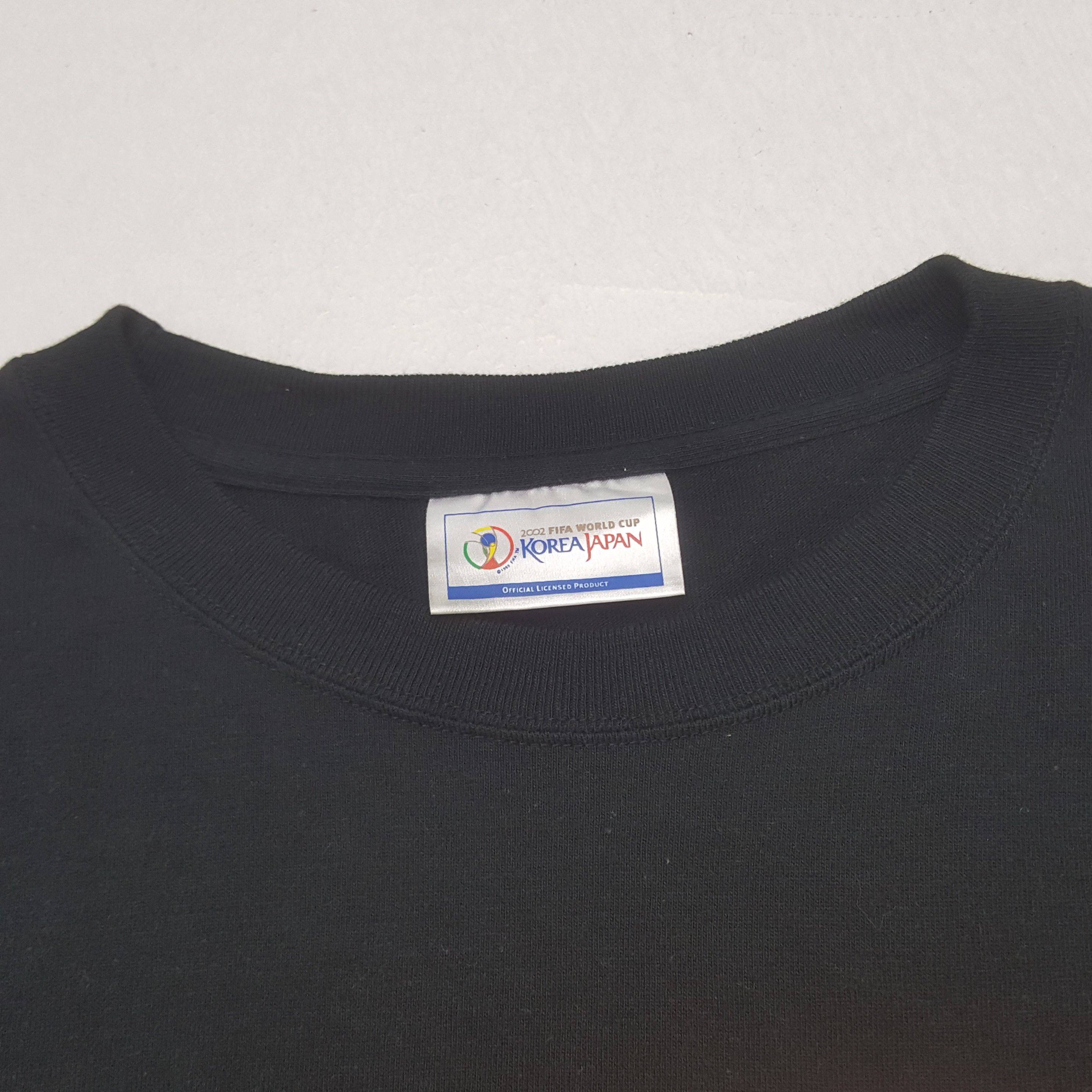 Other Vintage Korea Japan 17th 2002 Fifa World Club Tshirt Size US L / EU 52-54 / 3 - 5 Thumbnail
