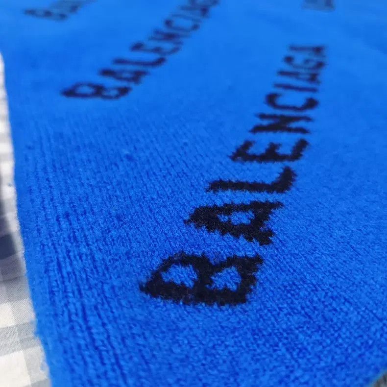 Balenciaga Balenciaga sweater Size US S / EU 44-46 / 1 - 2 Thumbnail