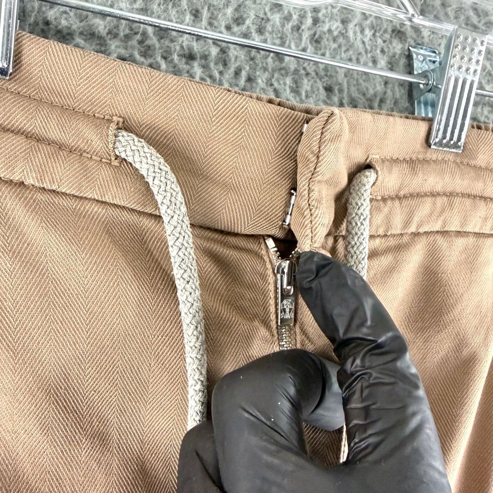 Brunello Cucinelli Brunello Cucinelli Cargo Pants Mens 50 Tan Herringbone Patched Distressed Italy Beige Cargo Pants Mens 33 Regular Tan Herringbone Distressed Italy Size US 33 - 4 Thumbnail
