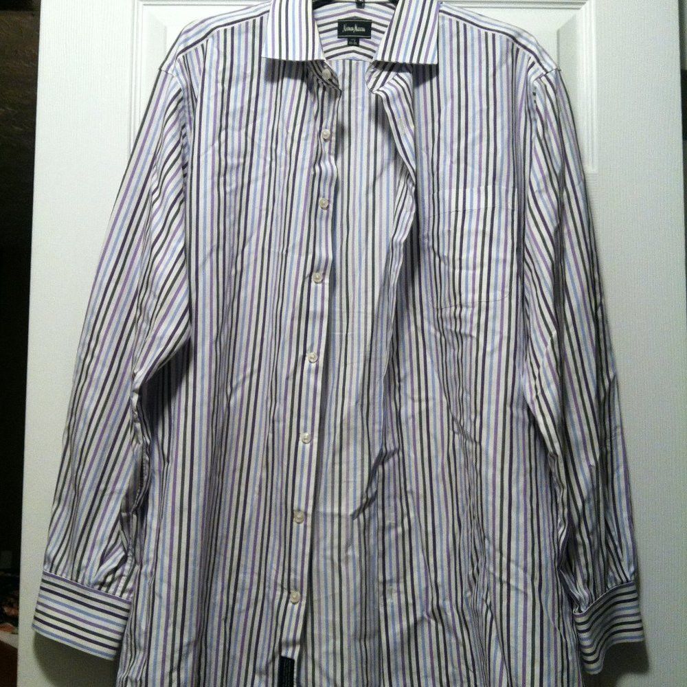 Neiman Marcus NEIMAN MARCUS MENS COTTON DRESS SHIRT SIZE: 17.5/34-35 Size US XL / EU 56 / 4 - 3 Thumbnail