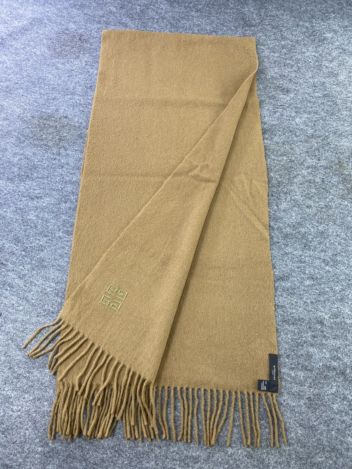 Givenchy Givenchy Scarf / Muffler / Neckwear -T647 Size ONE SIZE - 4 Thumbnail