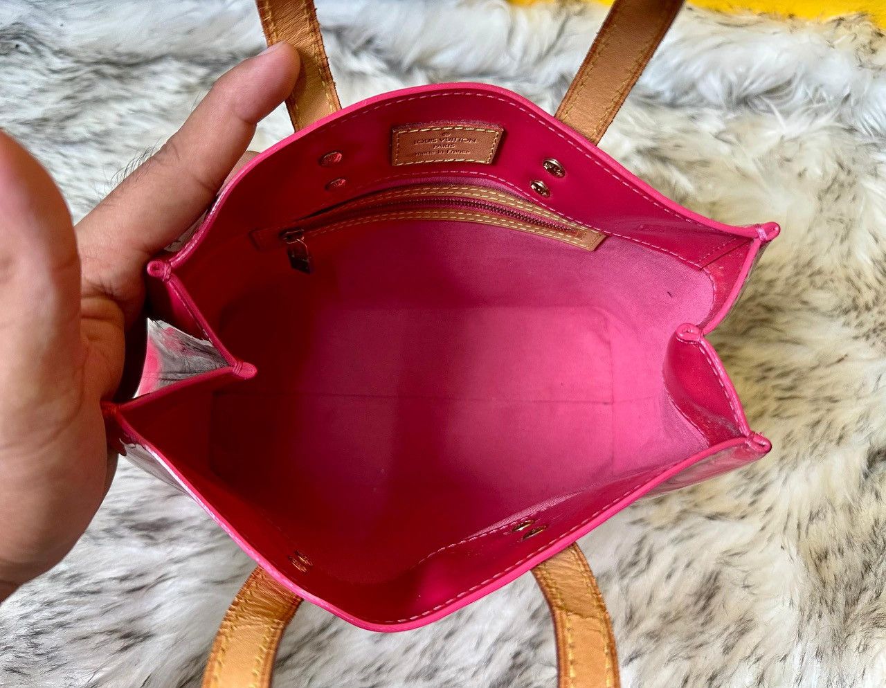 Louis Vuitton Authentic Louis Vuitton Vernis Leather Reade PM Tote Bag Size ONE SIZE - 6 Thumbnail