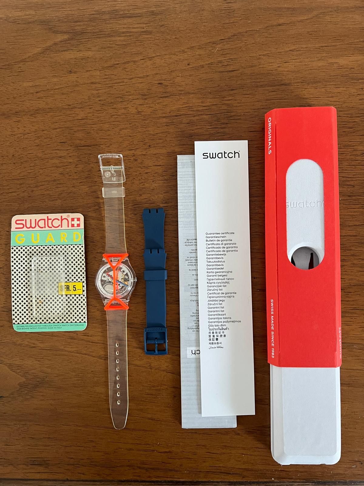 Swatch Collectible Swatch Jellyfish + Guard + xtra Straps Size 34 - 7 Thumbnail