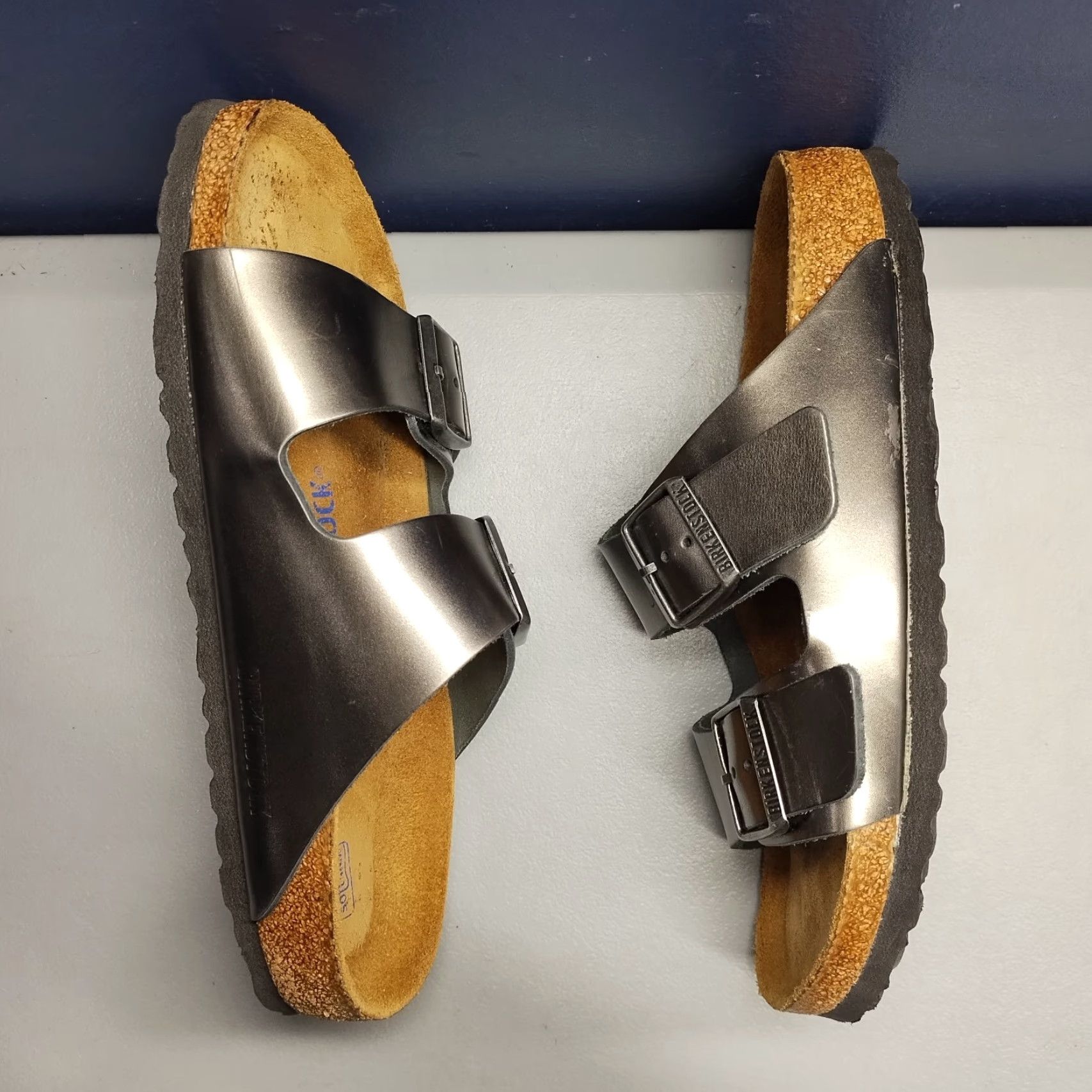 Birkenstock Birkenstock Arizona Slide Sandals Womens US 7 Brown & Black Buckle Slip On Size: Womens Size 7 - Birkenstock Arizona Slide Sandals Size US 7 / IT 37 - 4 Thumbnail