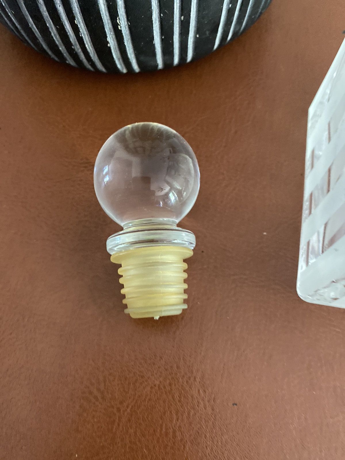 Other BEAUTIFUL LARGE VINTAGE ETCHED STRIPED GLASS PERFUME BOTTLE Size ONE SIZE - 6 Thumbnail