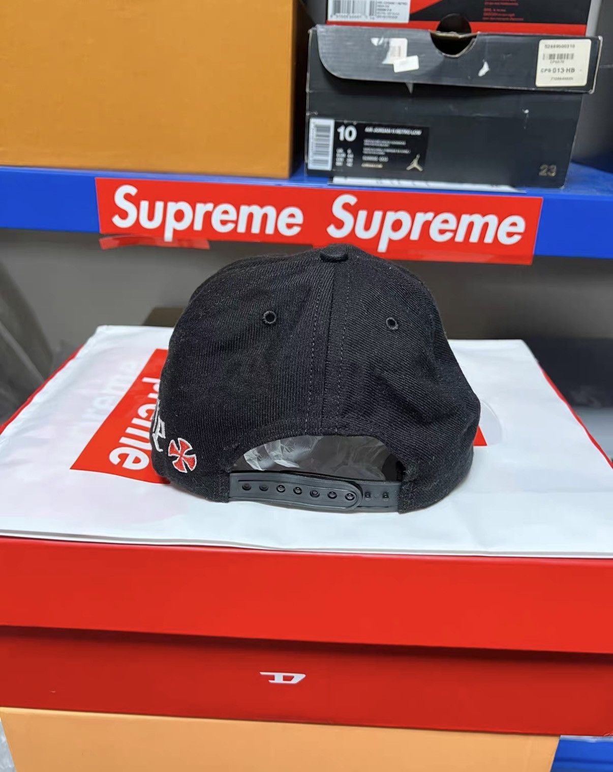 Supreme Supreme Embroidered Logo Hat J42 Size ONE SIZE - 2 Thumbnail