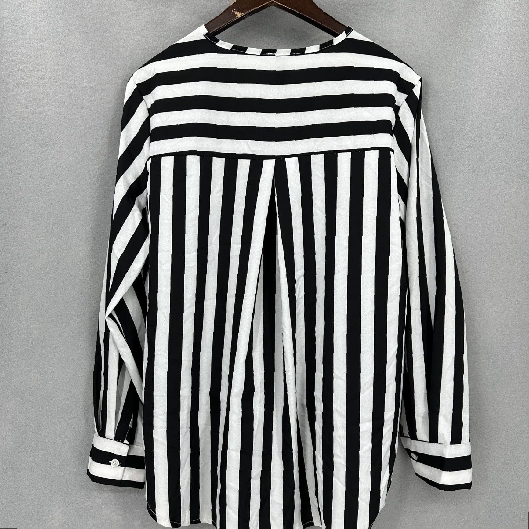 Vintage Venti 6 Blouse Womens Large V Neck Stripe Black - Casual, Business, Party/Cocktail - Long Sleeve - Pullover - Classic, All Seasons - Womens - Size L Size L / US 10 / IT 46 - 5 Thumbnail