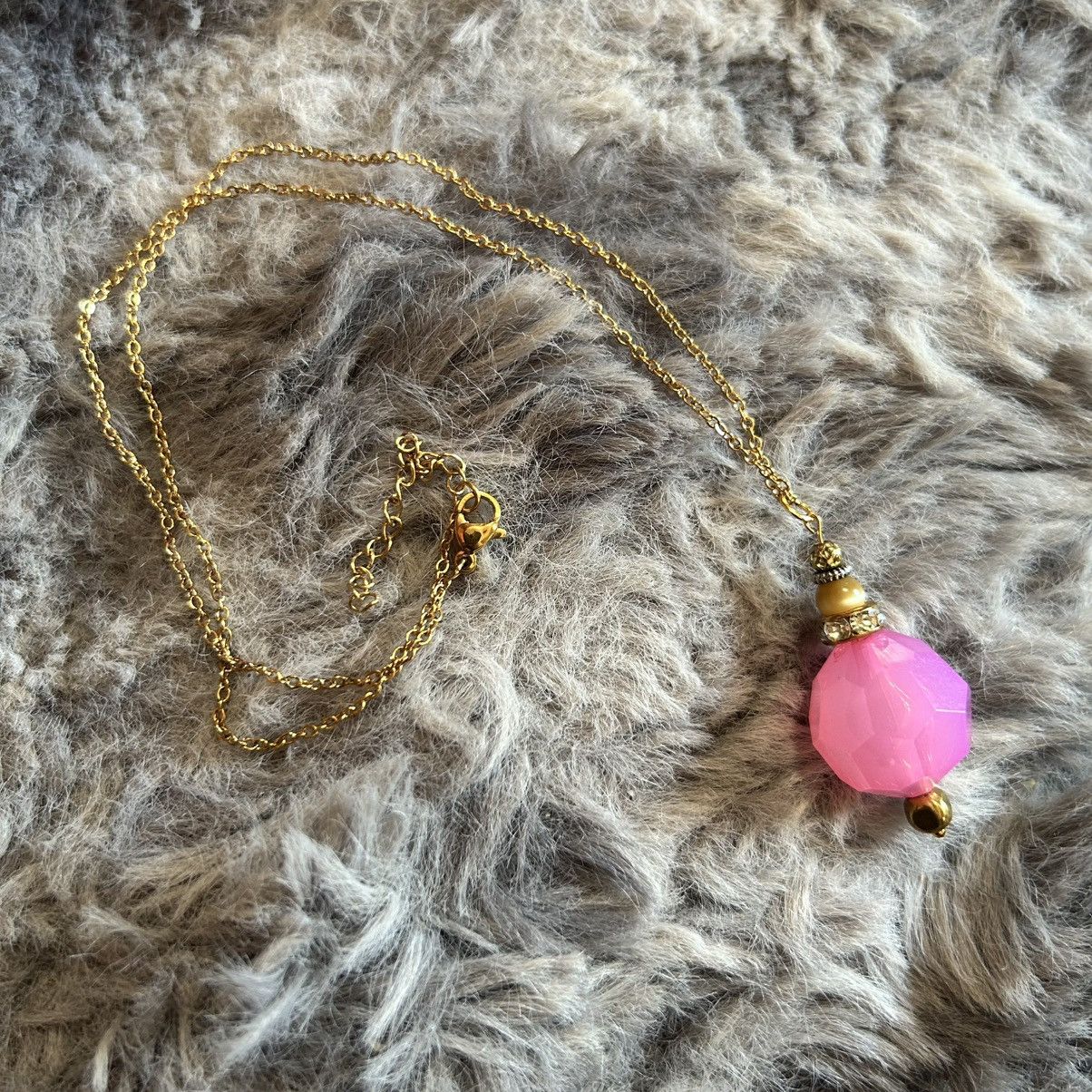 Handmade Handcrafted faceted pink lucite pendant on chain necklace Size ONE SIZE - 7 Thumbnail