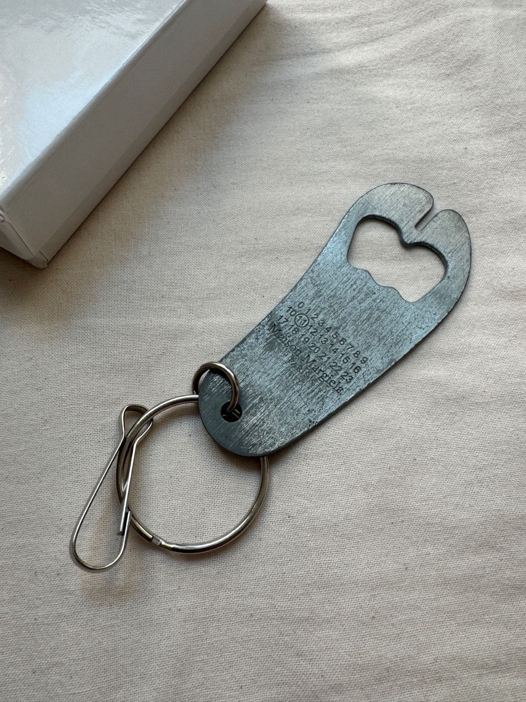 Maison Margiela Maison Margiela Tabi Bottle Opener Keyring Size ONE SIZE - 5 Thumbnail