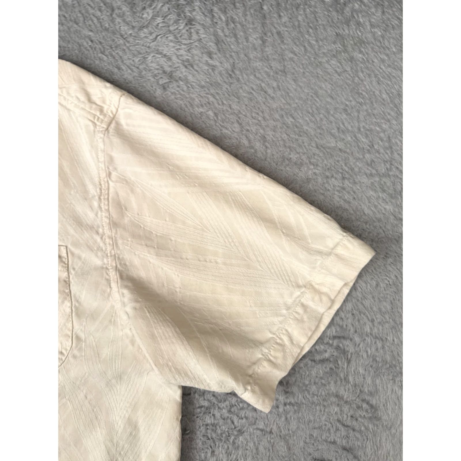Tommy Bahama VINTAGE Tommy Bahama Shirt Men Large Ivory Floral Silk The Local Watering Hole READ Size US L / EU 52-54 / 3 - 3 Thumbnail