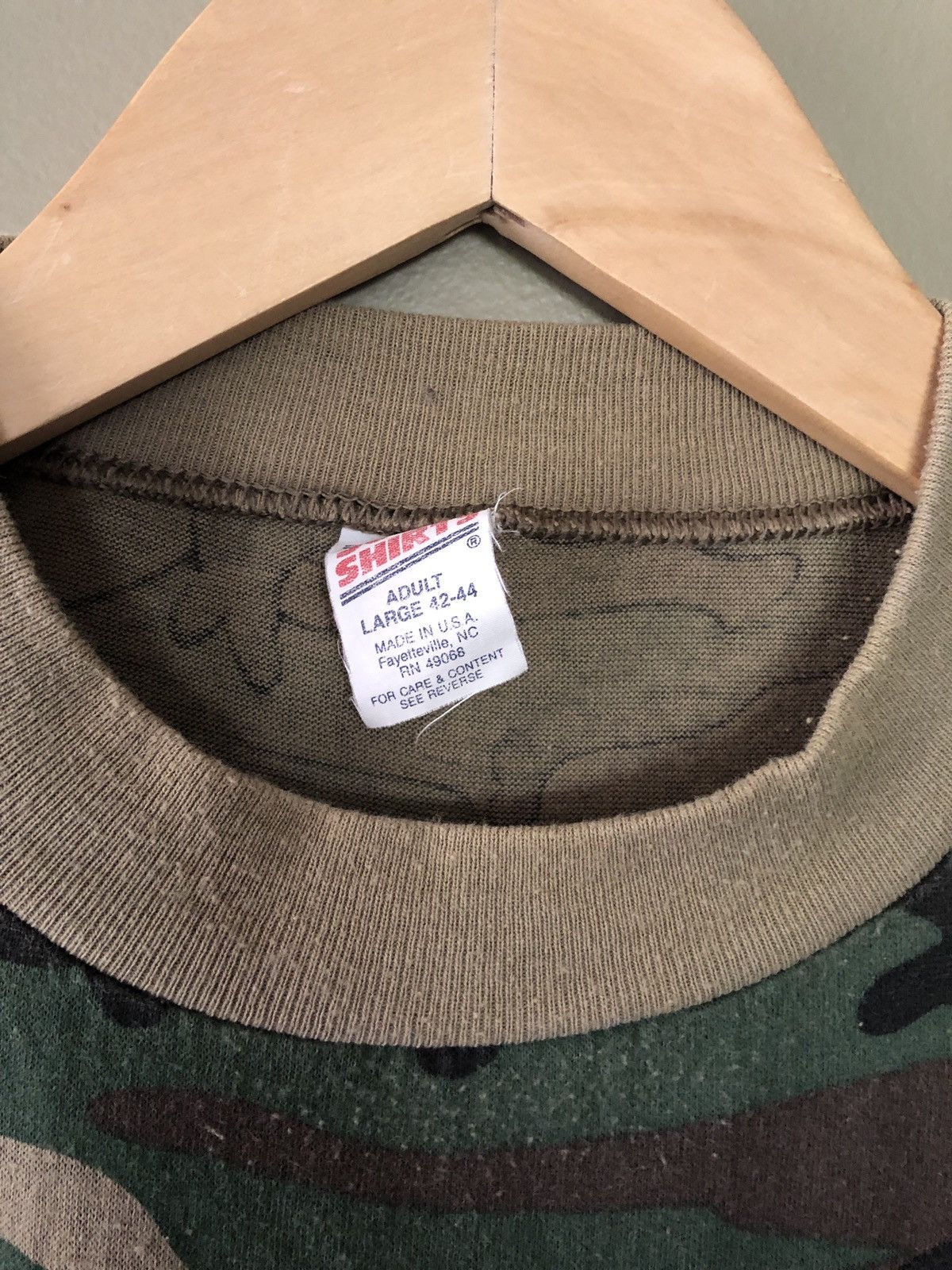 Vintage CRAZY 🔥🔥 Vintage 90s Camo Tee Size US M / EU 48-50 / 2 - 3 Thumbnail