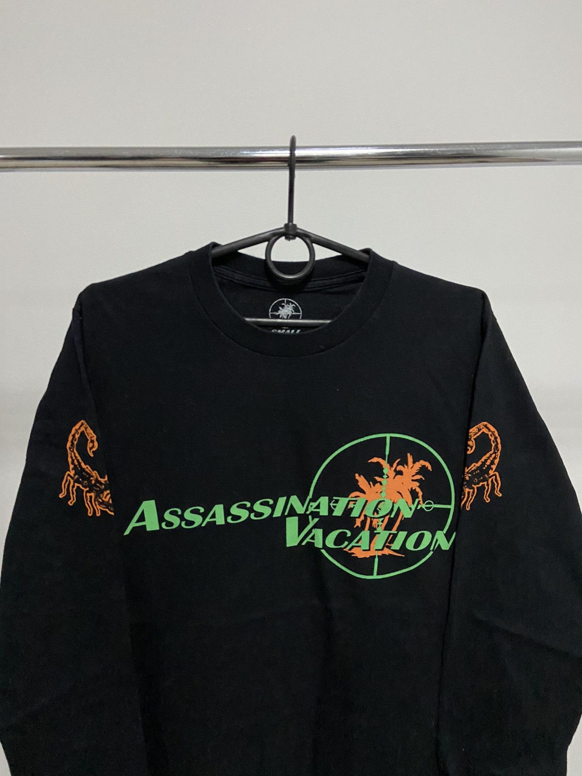 Drake × Rap Tees × Vintage Drake assassination vacation big logo scorpion 🦂 longsleeve Size US S / EU 44-46 / 1 - 3 Thumbnail