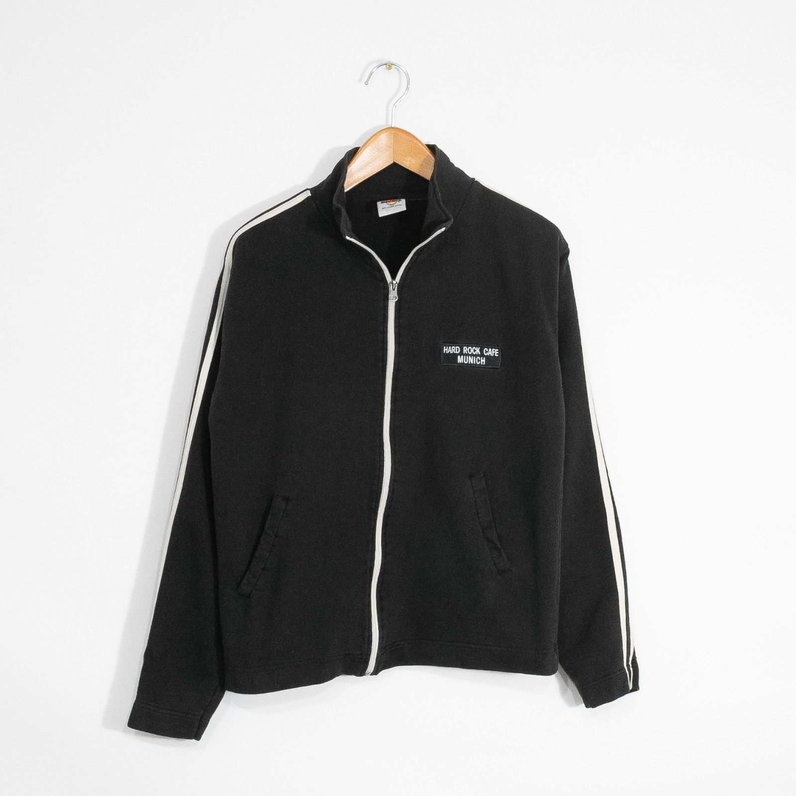 Hard Rock Cafe Vintage 90s Hard Rock Cafe Munich Zip Up Sweatshirt Mens XL Size US XL / EU 56 / 4 - 1 Thumbnail