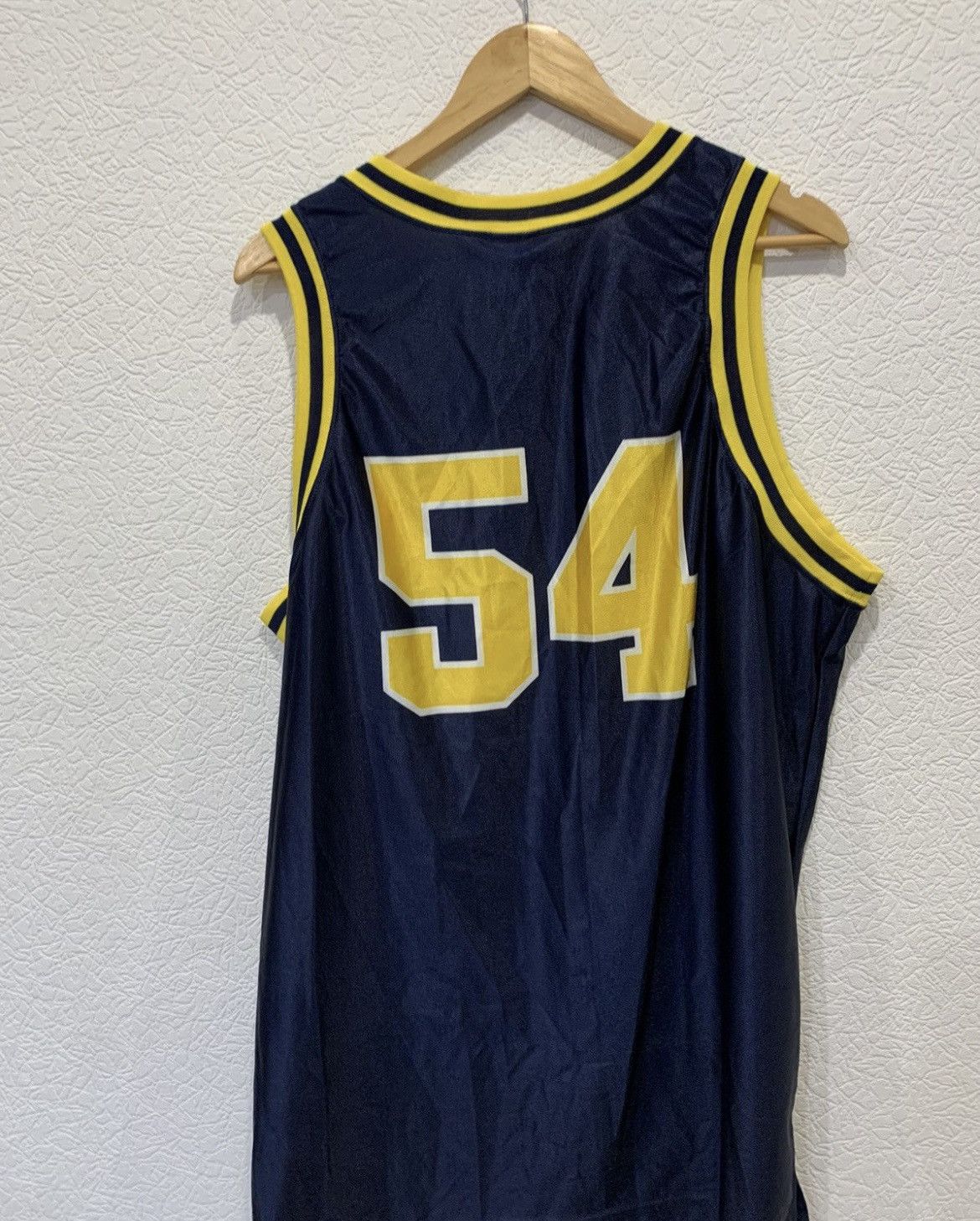 Nike MICHIGAN NIKE BASKETBALL JERSEY 54 90’s NBA Size US XL / EU 56 / 4 - 6 Thumbnail