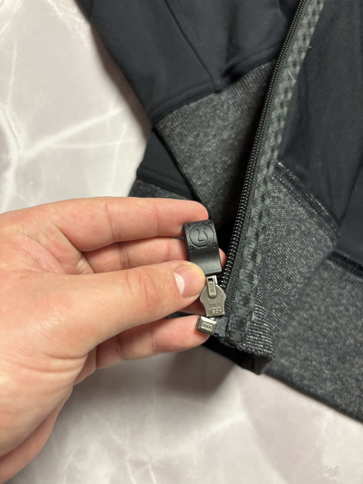 Lululemon Lululemon Luon Vent Tech FZ Jacket Magnetic Pocket Mens M Size US M / EU 48-50 / 2 - 9 Thumbnail