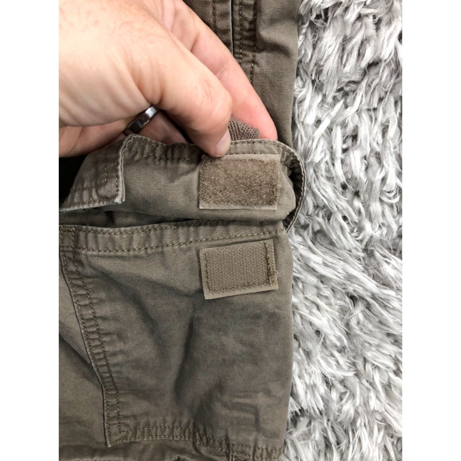Croft & Barrow Croft & Barrow Cargo Shorts Mens Size 44 Mid Rise Medium Wash Beige Size US 44 / EU 60 - 4 Thumbnail