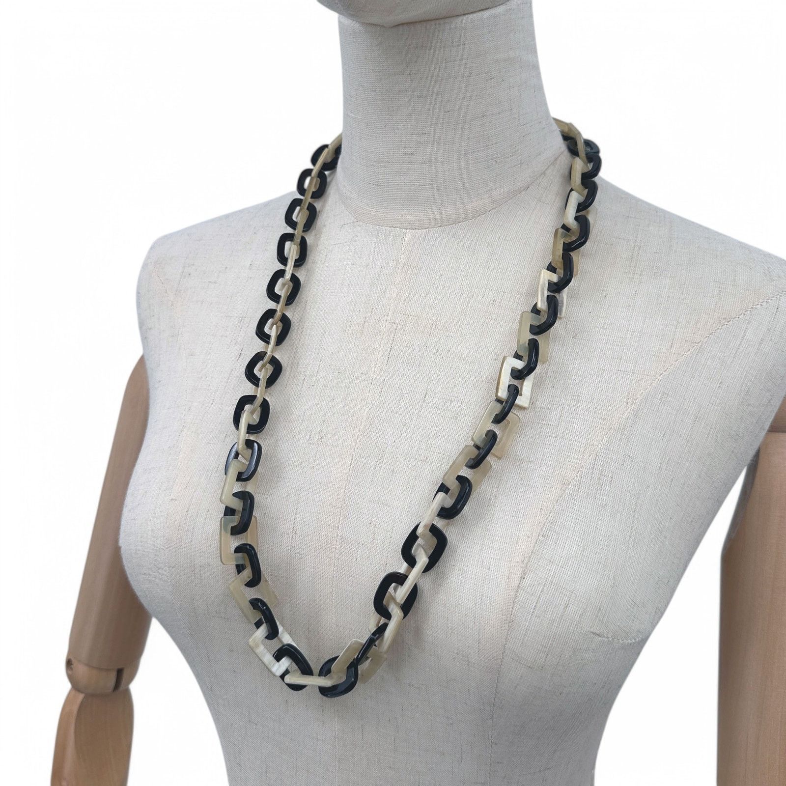 J.Crew J Crew Acrylic Link Long Necklace Black and Beige Statement Size ONE SIZE - 8 Thumbnail