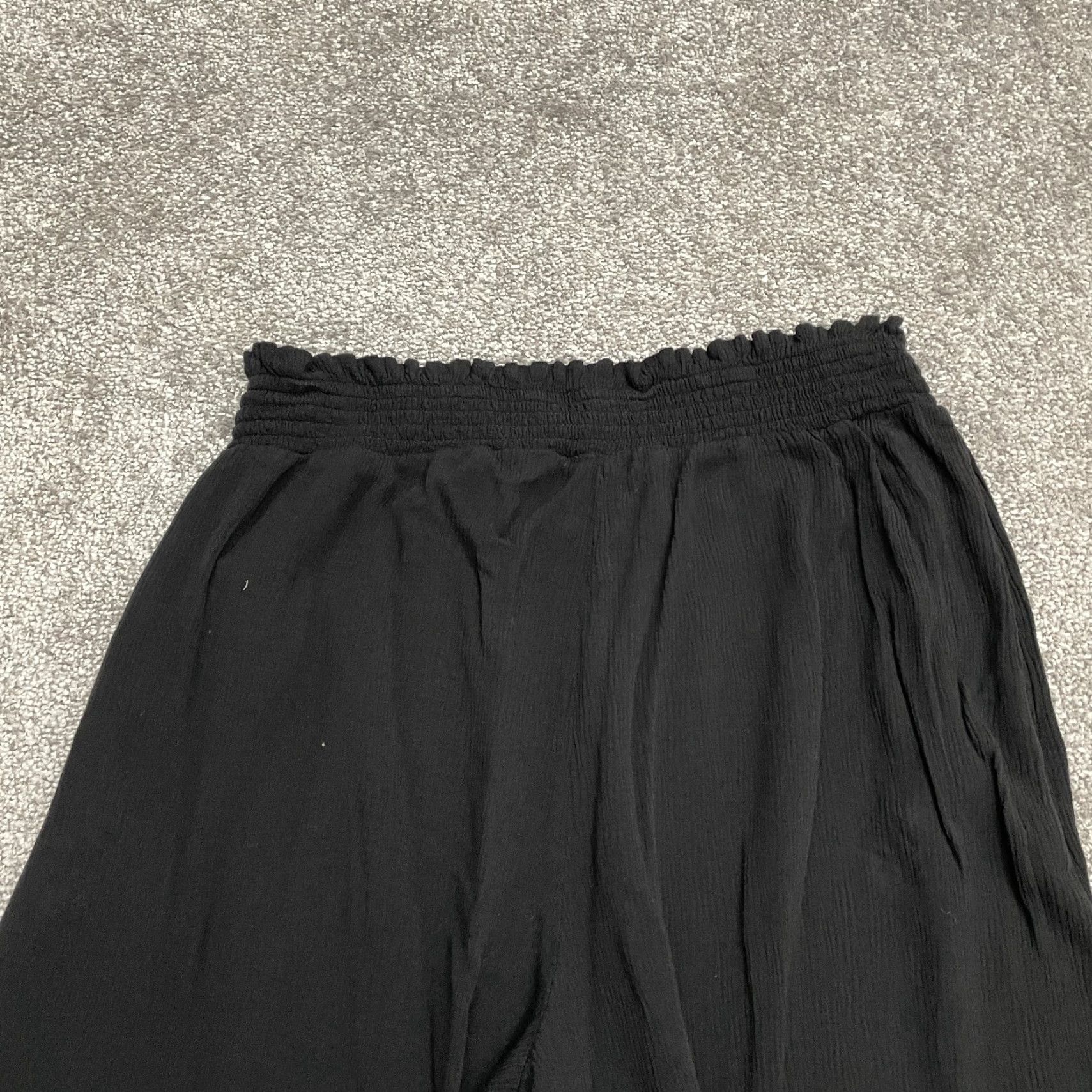 Forever 21 FOREVER 21 + Wide Flare Cropped Pants Women Plus 1X Black Elastic Waist Pull On Casual 28 Inseam 25 In Knit Rayon Flared Pant Size 40" / US 18 - 3 Thumbnail