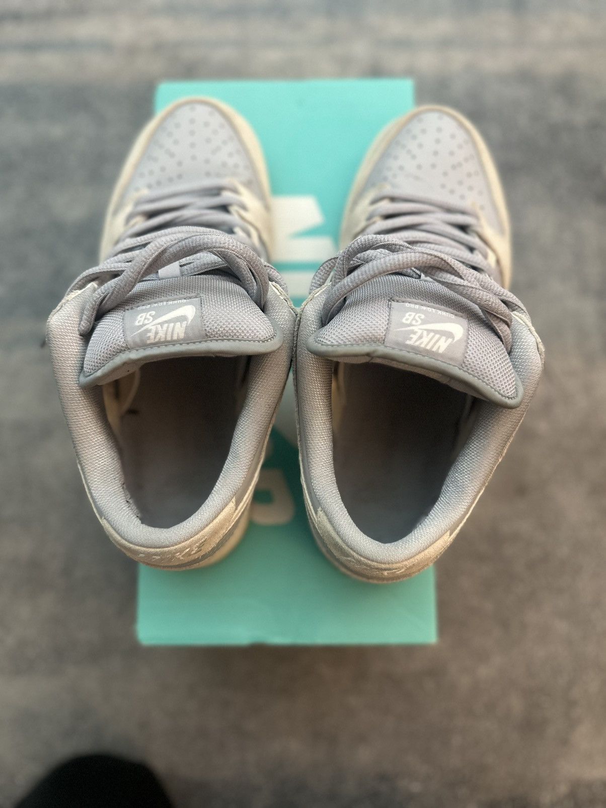 Nike SB NIKE SB LOW SUMMIT WHITE Size 9 *Rare* Size US 9 / EU 42 - 4 Thumbnail