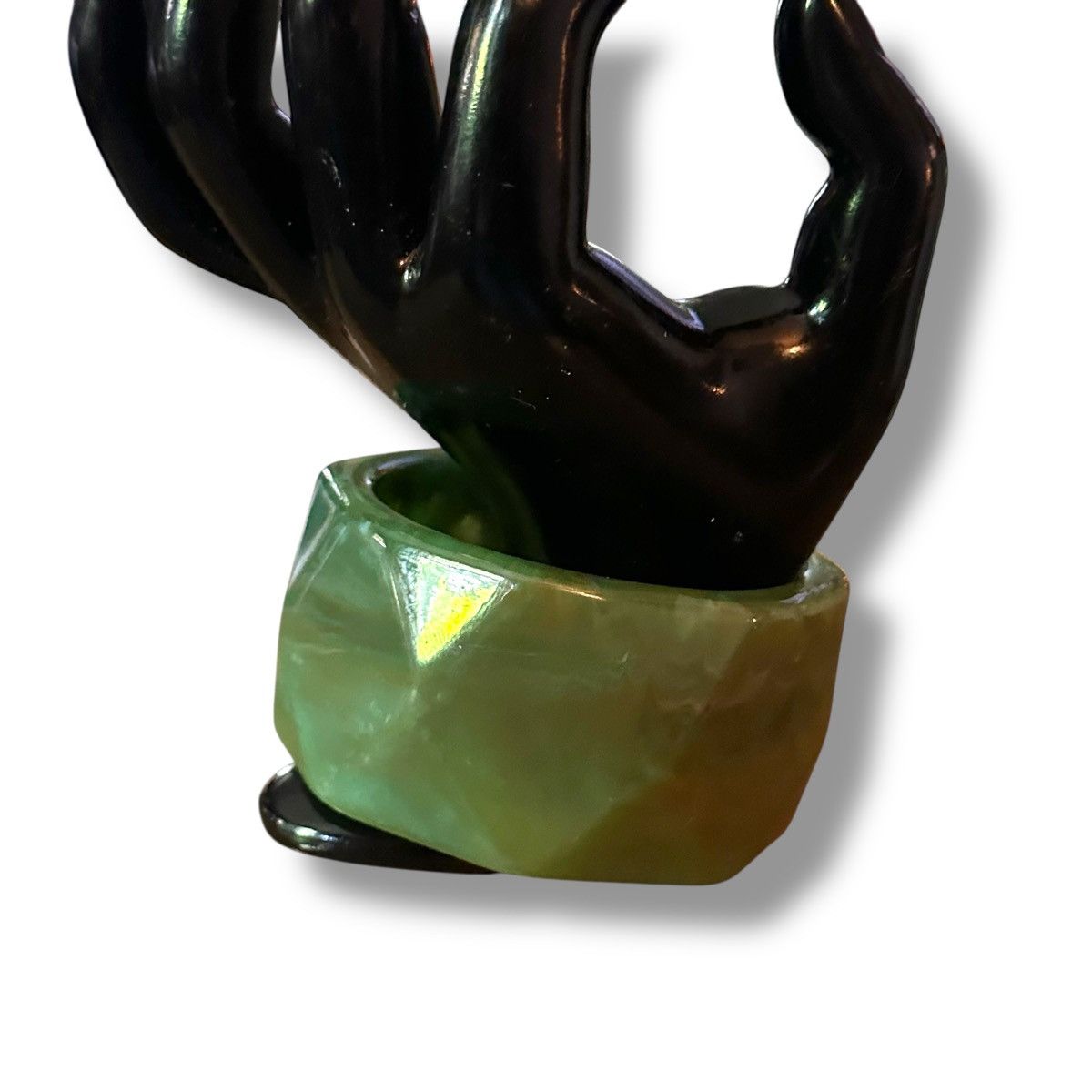Vintage Vintage chunky faceted green marbled lucite bangle bracelet Size ONE SIZE - 6 Thumbnail