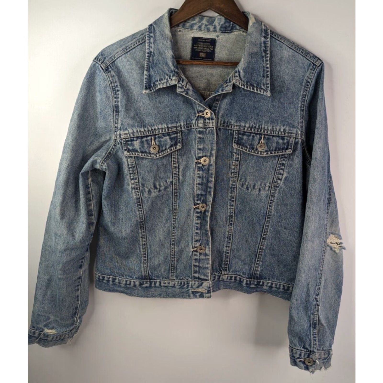 Faded Glory Faded Glory Denim Jacket Distressed Short Button Closure Women's L Medium Wash Indigo Vintage 90s Classic Collared Jacket Size L / US 10 / IT 46 - 2 Thumbnail
