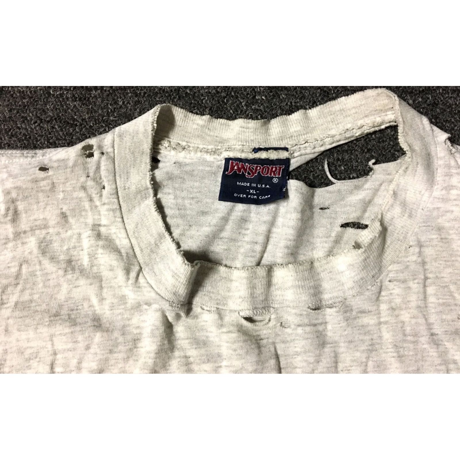 Jansport VINTAGE Baylor University Thrashed 90s Distressed Shirt XL Gray USA College University JanSport T-Shirt Mens Logo/Graphic Tee Size US XL / EU 56 / 4 - 4 Thumbnail