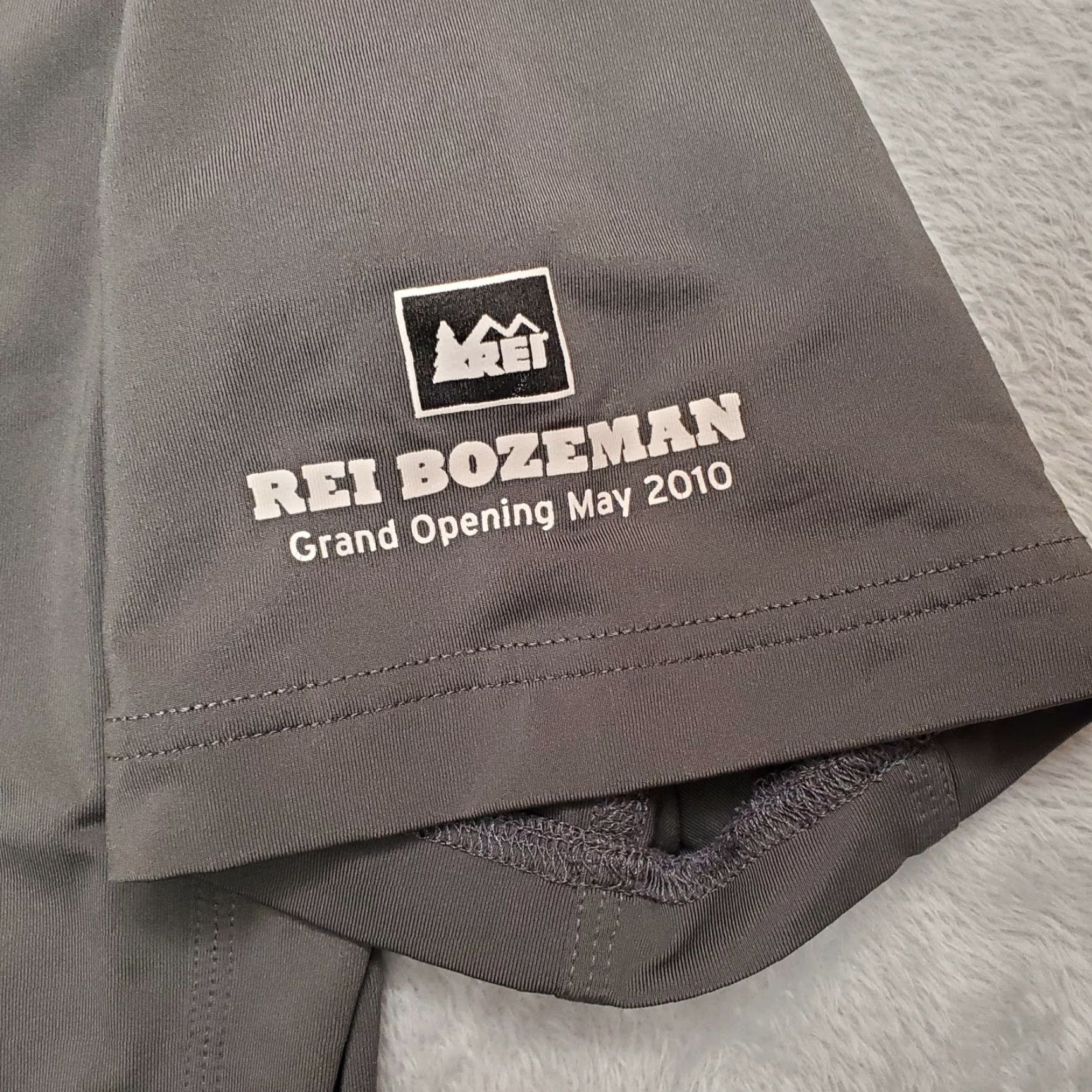 Vintage REI Shirt Mens M Gray Performance Outdoors 2010 Bozeman Grand Opening TEE Shirt Size US M / EU 48-50 / 2 - 4 Thumbnail