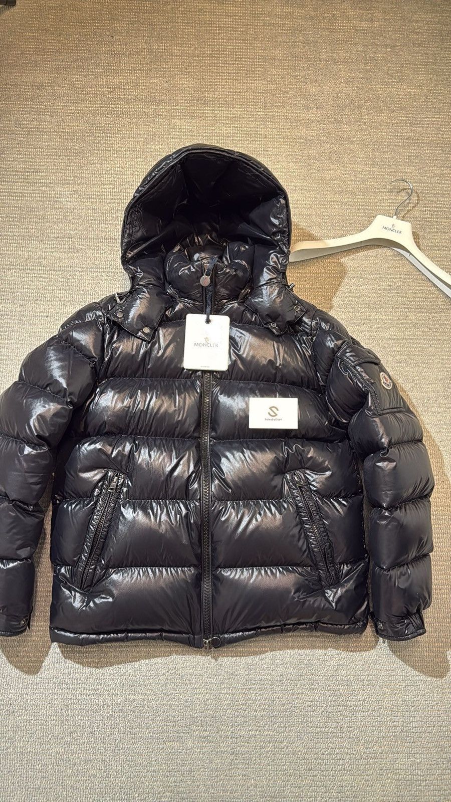 Moncler New Moncler Maya With Tags (4/L) Size US L / EU 52-54 / 3 - 1 Thumbnail