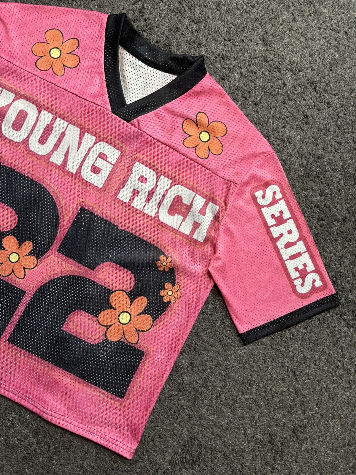 Japanese Brand Vintage Young Rich 22 flowers pink black football jersey Size US L / EU 52-54 / 3 - 2 Thumbnail
