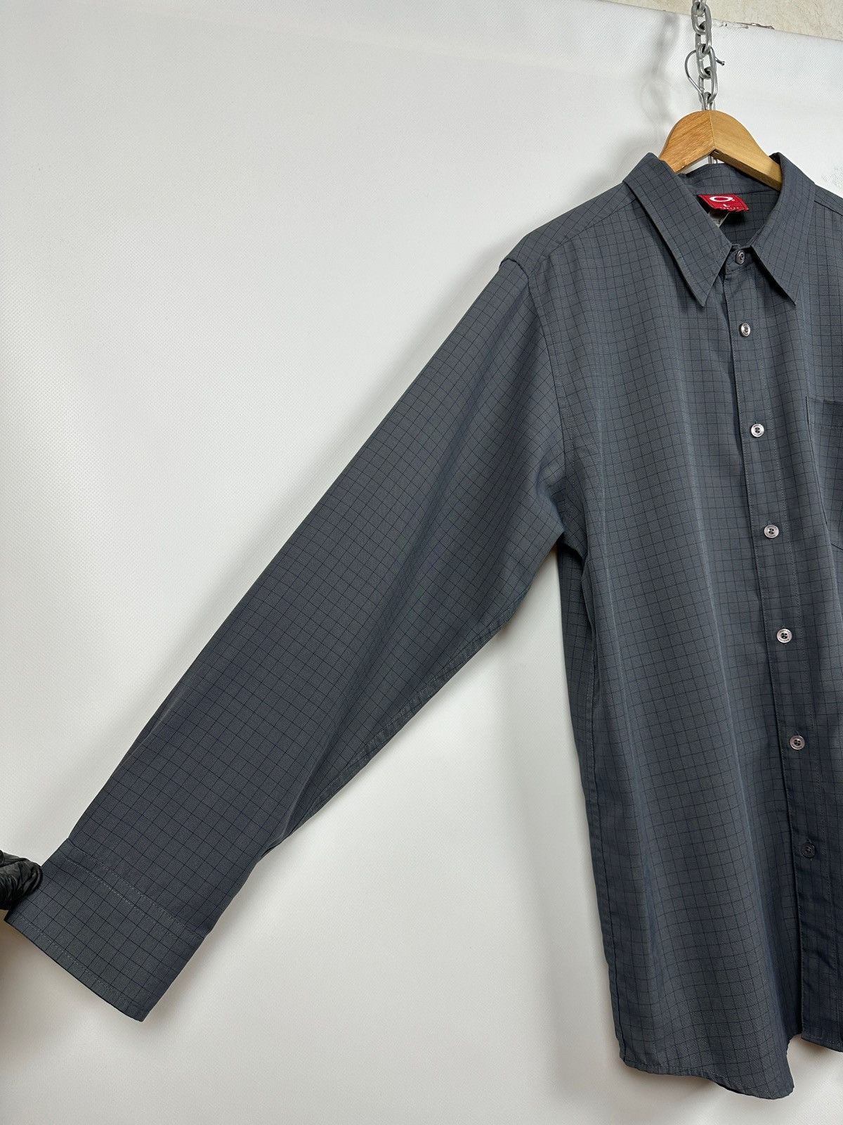 Oakley Vintage Oakley Software Metal Logo Long Sleeve Button Shirt Size US S / EU 44-46 / 1 - 10 Thumbnail