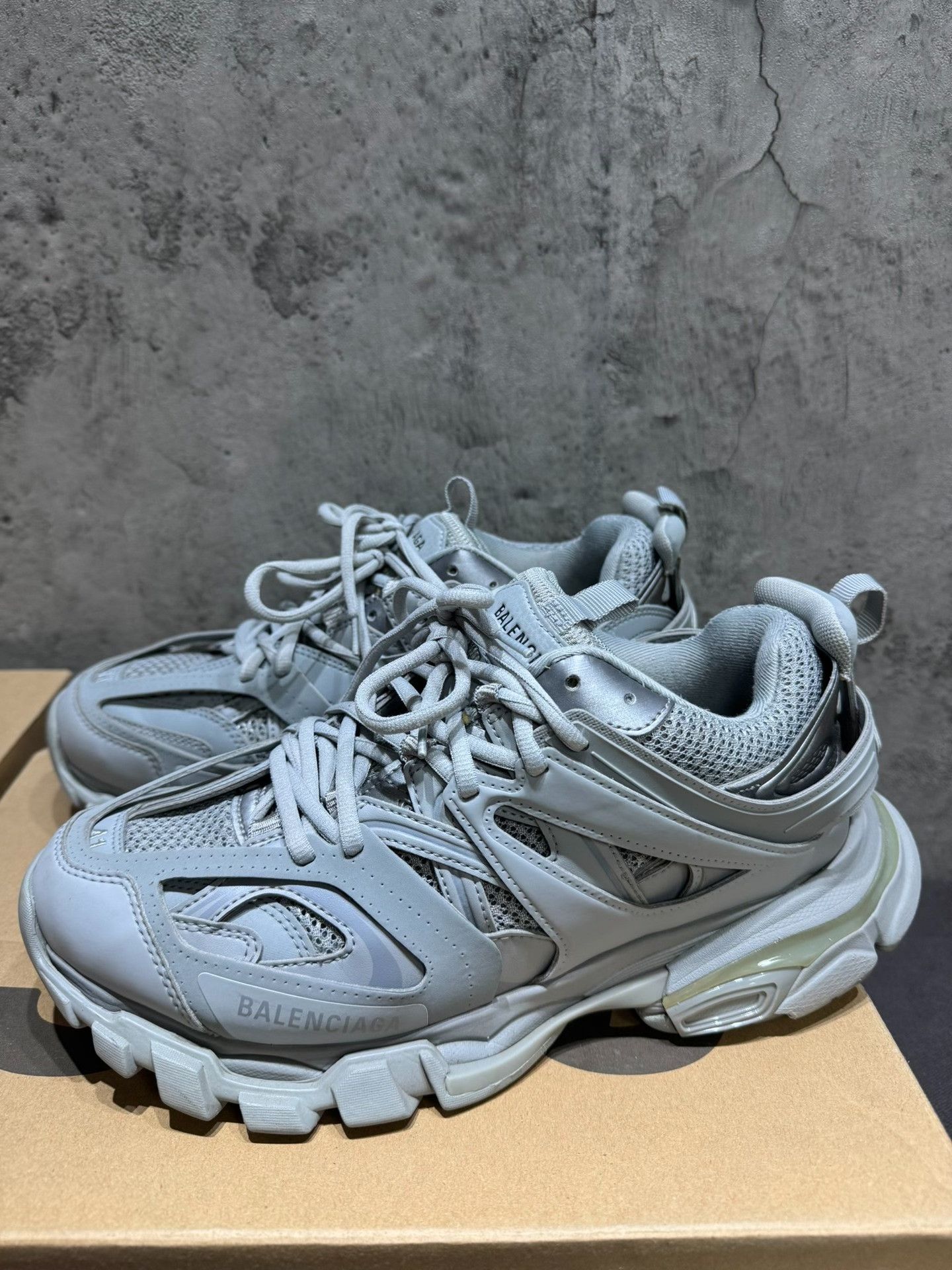 Balenciaga Balenciaga Gray Lowtop Sneakers 41 Men Size US 8.5 / EU 41-42 - 1 Thumbnail