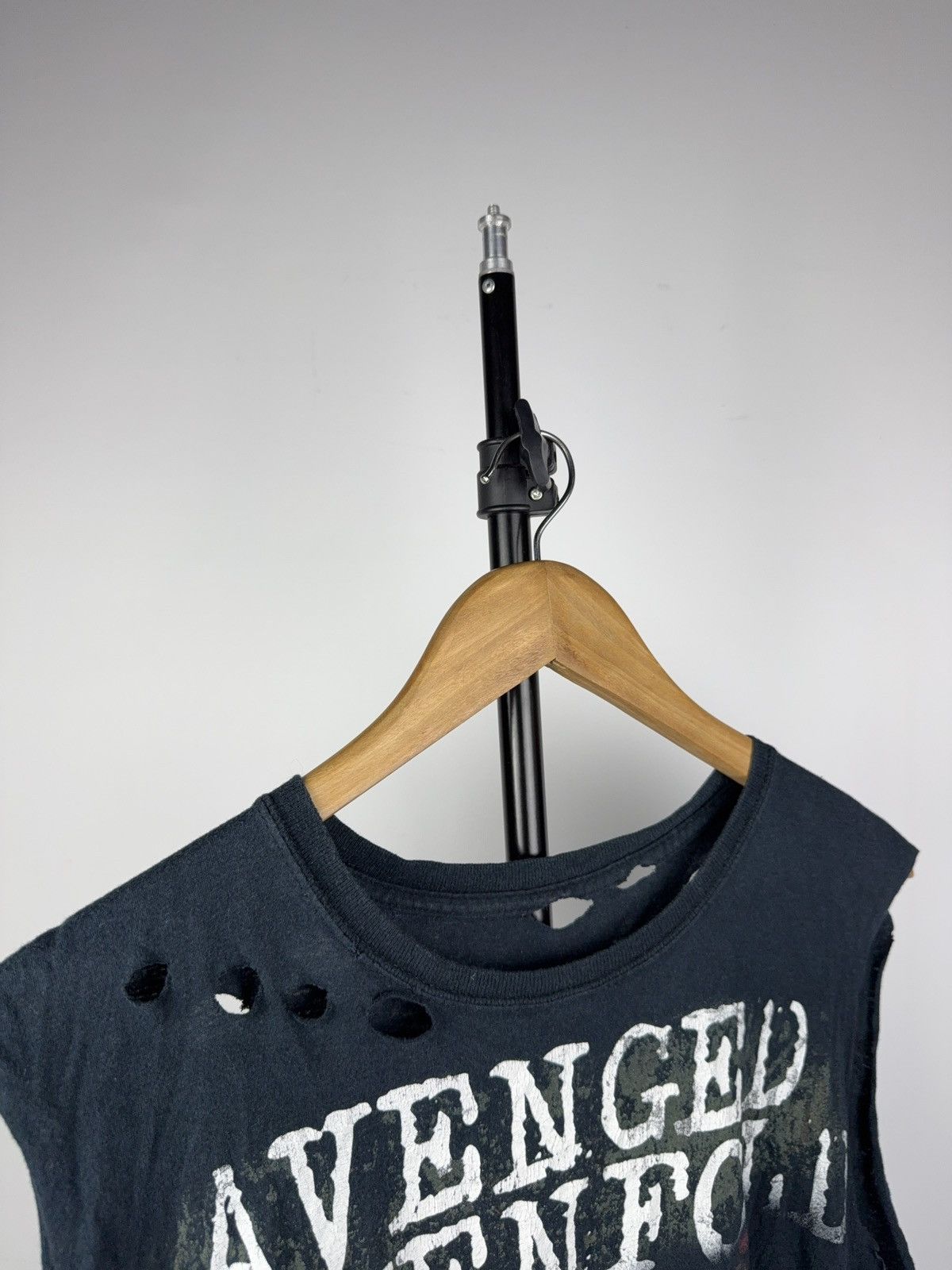 Band Tees 💀Vintage 00s Avenged Sevenfold Distressed Cutoff Band Tee Size US M / EU 48-50 / 2 - 8 Thumbnail