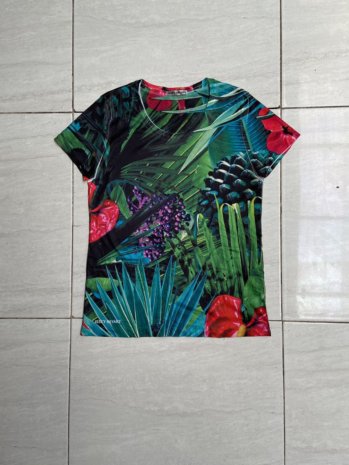 ISSEY MIYAKE Motive T-shirt