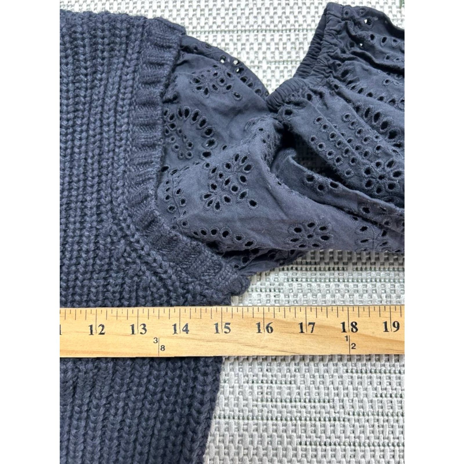 Rails Rails Sweater Womens Small Black Cotton Broderie Eyelet Sleeve Knit Crew Neck Pullover Casual Modern Classic 90s? Size S / US 4 / IT 40 - 5 Thumbnail