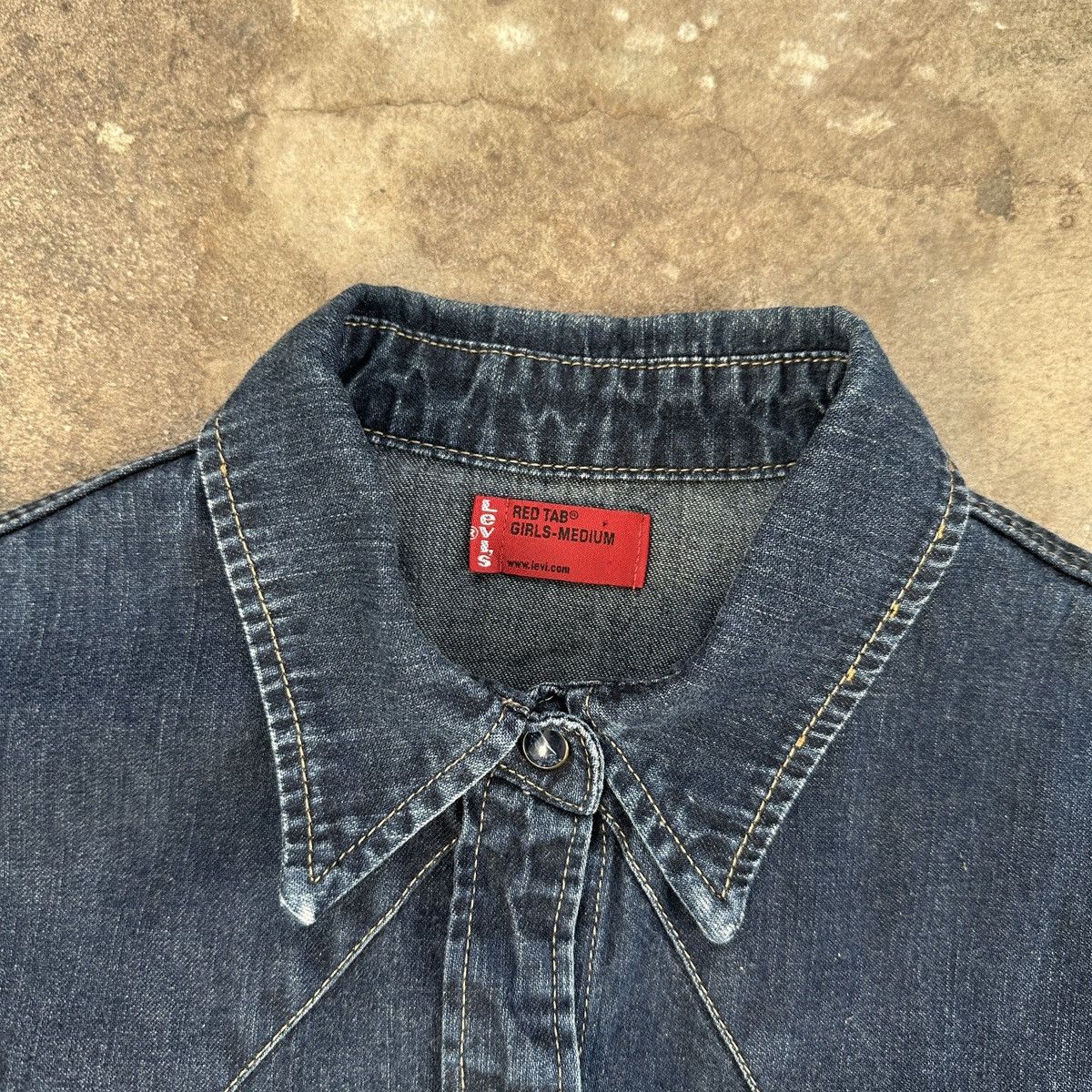 Levi's × Levi's Vintage Clothing × Vintage Vintage Levis Red Tab Girls Denim Button Ups Shirt Size M / US 6-8 / IT 42-44 - 4 Thumbnail