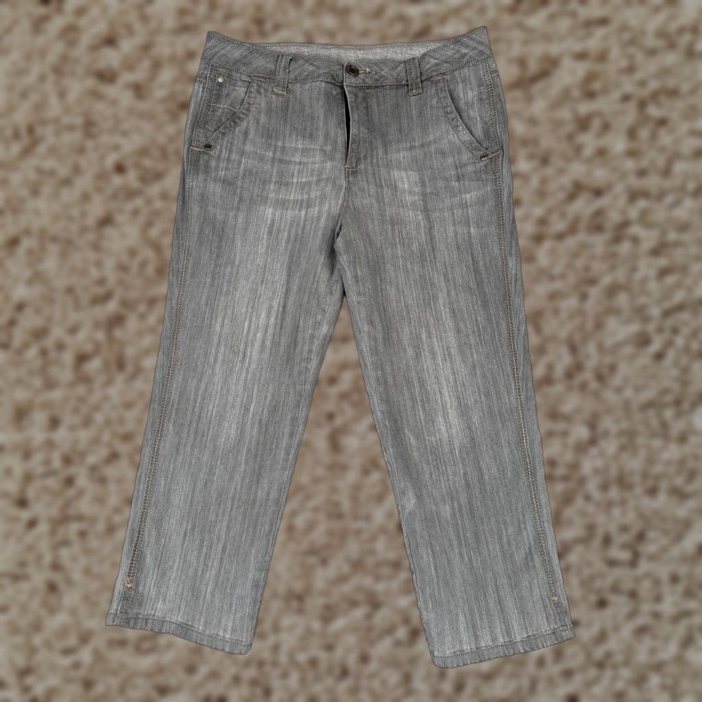 Faded Glory Faded Glory Jeans Capri Womens 30x22 Gray Med Wash Denim Regular Casual City 5-Pocket Womens Size 30" / US 8 / IT 44 - 1 Thumbnail