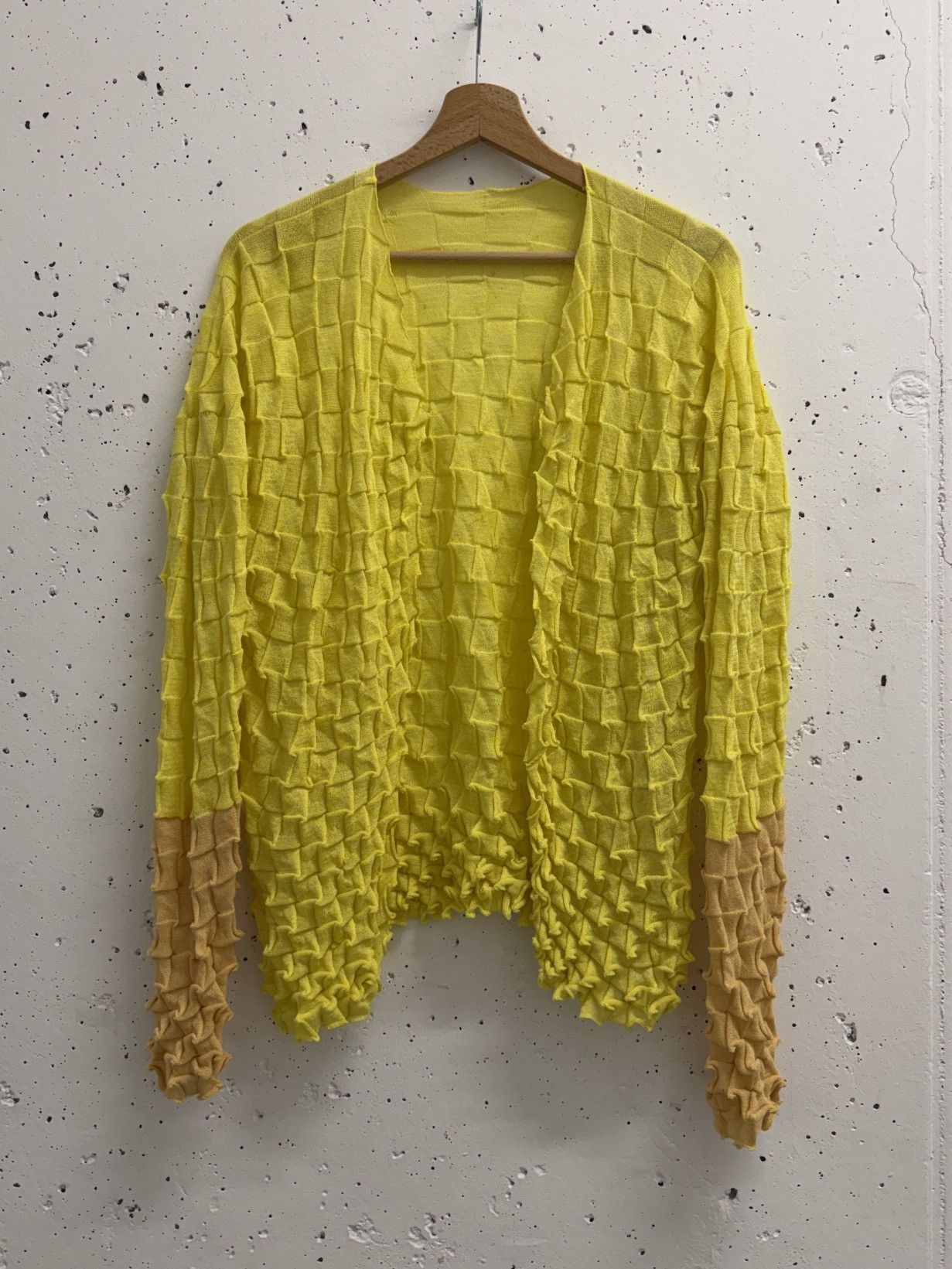 Issey Miyake Issey Miyake Textured Stretch Cardigan Size M / US 6-8 / IT 42-44 - 1 Thumbnail