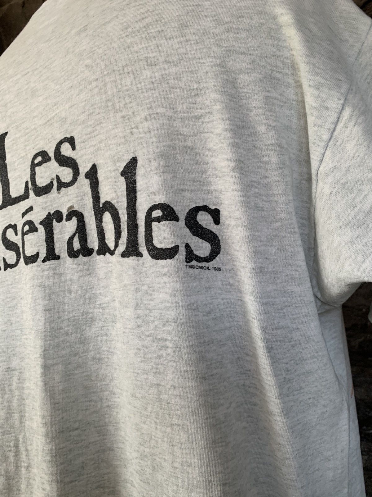 Vintage Vintage Les Miserables Musical / Art T shirt Size US L / EU 52-54 / 3 - 9 Thumbnail