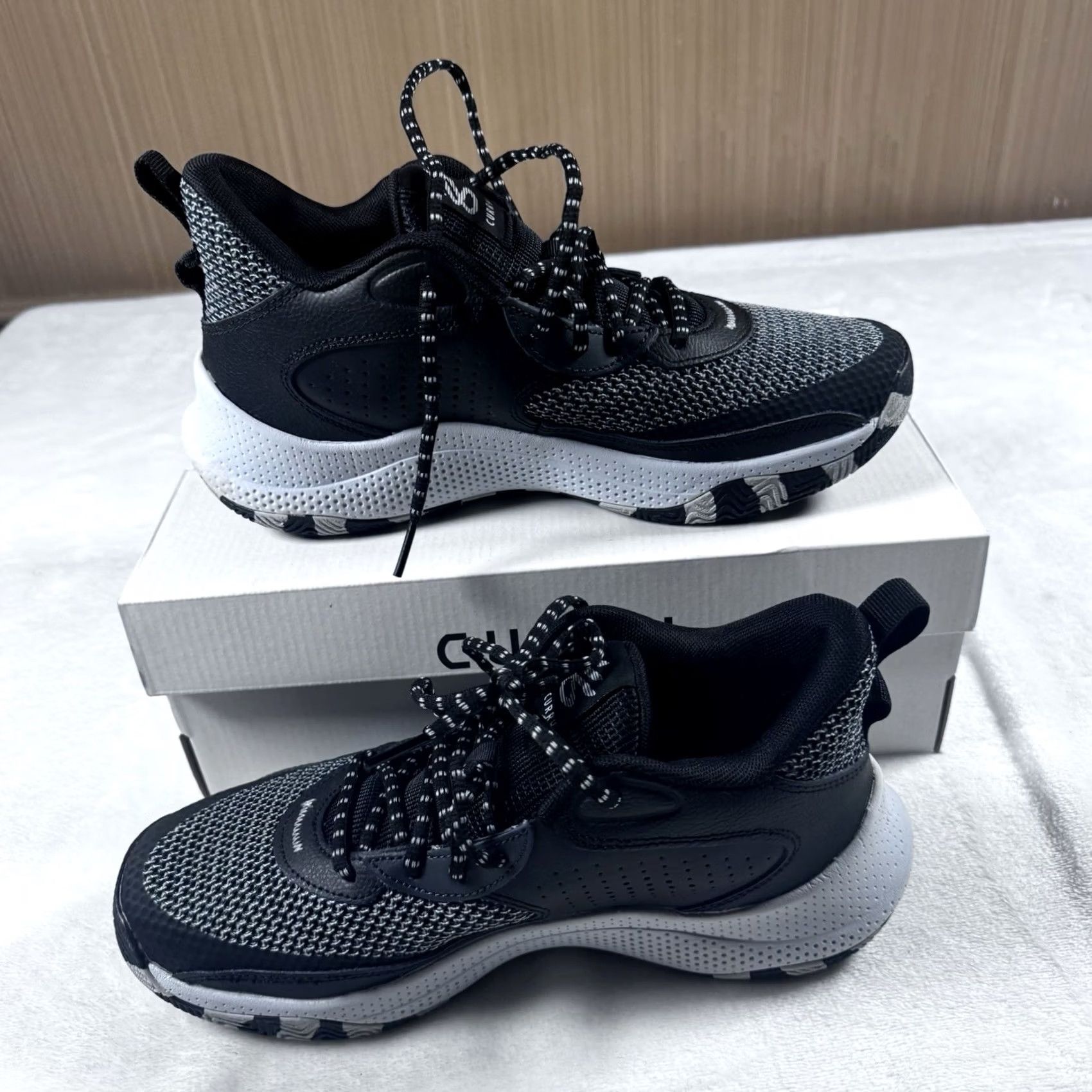 Under Armour VINTAGE? Under Armour Curry 3Z 24 Mens Size 8.5 Black/Gray Nike? Size US 9 / EU 42 - 2 Thumbnail