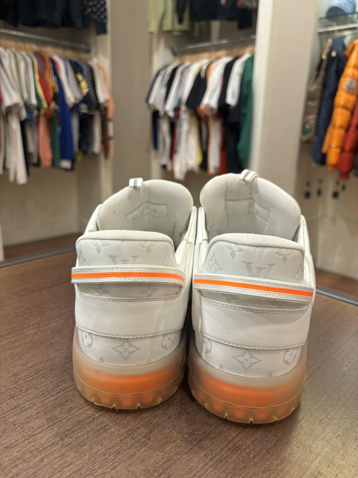 Louis Vuitton Louis Vuitton x Lucien Clark A View Sneaker White Size US 9 / EU 42 - 6 Thumbnail