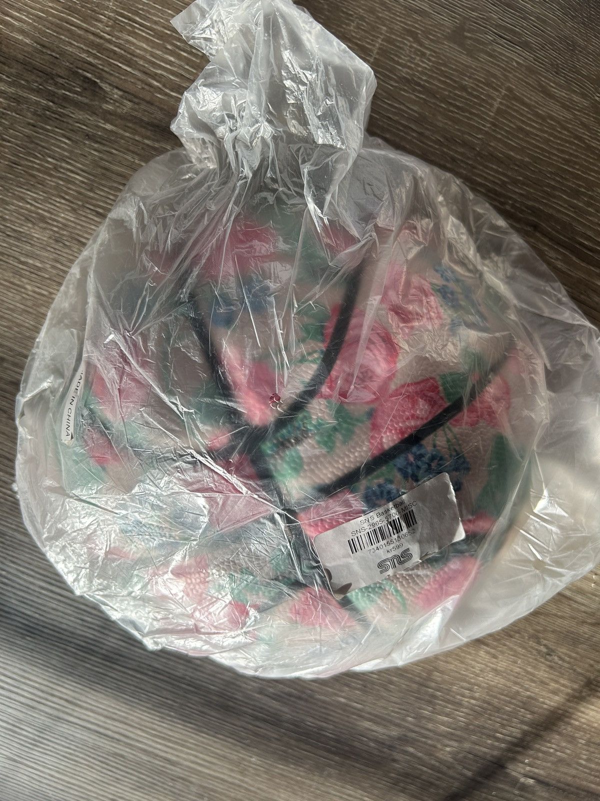 Sneakersnstuff Sneakersnstuff tie dye basketball SNS floral print 🌹🌺🌸 Size ONE SIZE - 1 Thumbnail