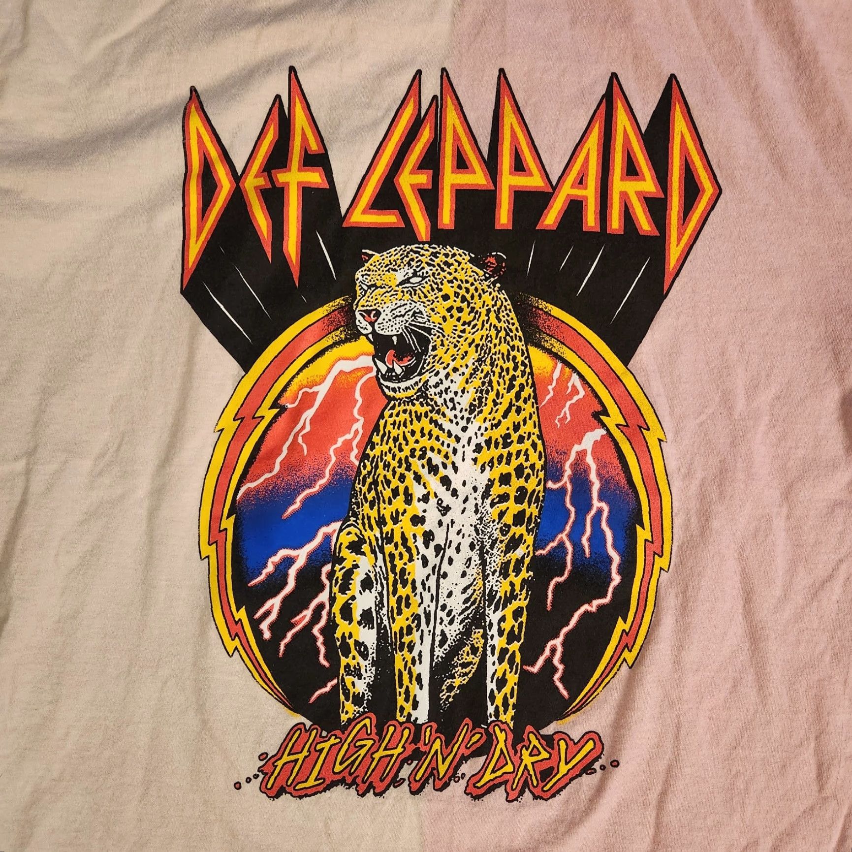 Vintage Def Leppard High N Dry Men's XL T-Shirt Rock 80s Short Sleeve Logo Crew Neck Salmon Cream Two Tone Graphic Print Vintage No N/A Size US XL / EU 56 / 4 - 2 Thumbnail