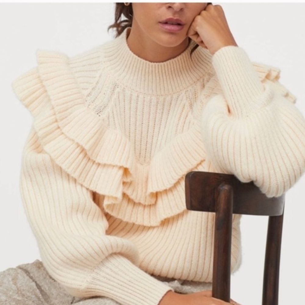 H&M H&M SZ XS Cream Flounced Ruffle Sweater Size XS / US 0-2 / IT 36-38 - 1 Thumbnail