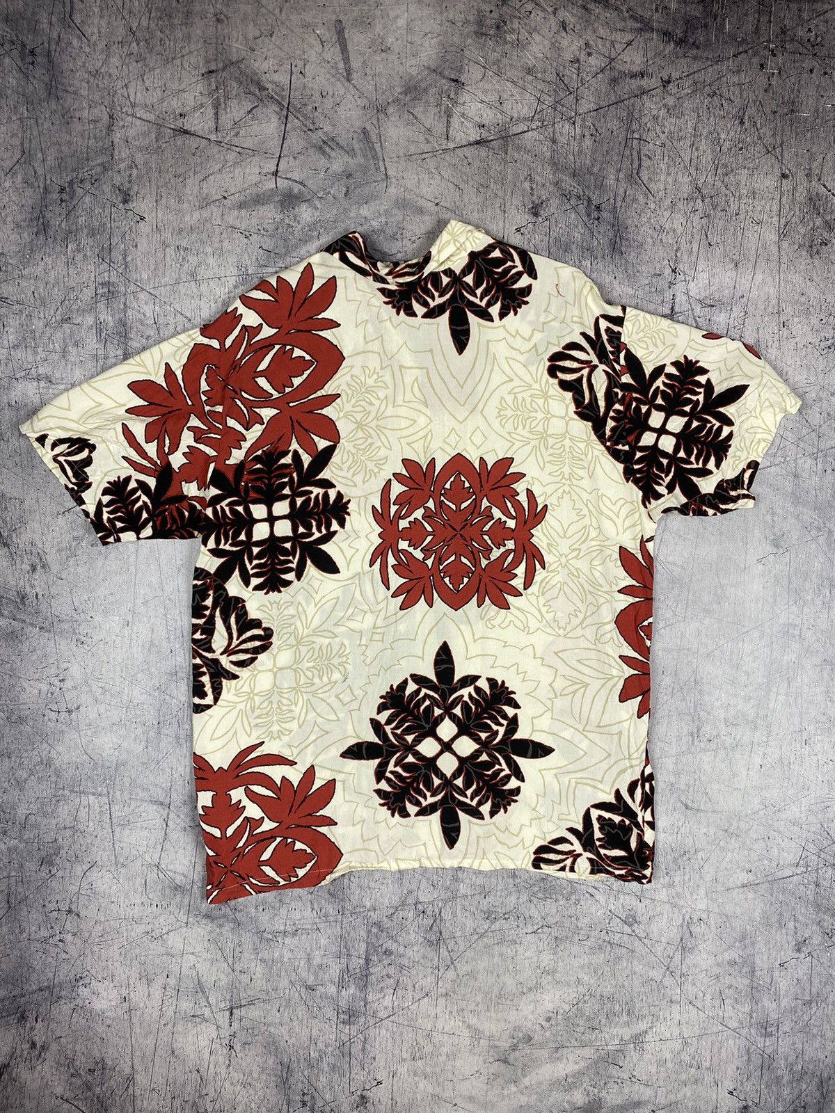 Vintage Vintage Hawaiian Over Print Crazy Button Up Shirt Size US XL / EU 56 / 4 - 9 Thumbnail