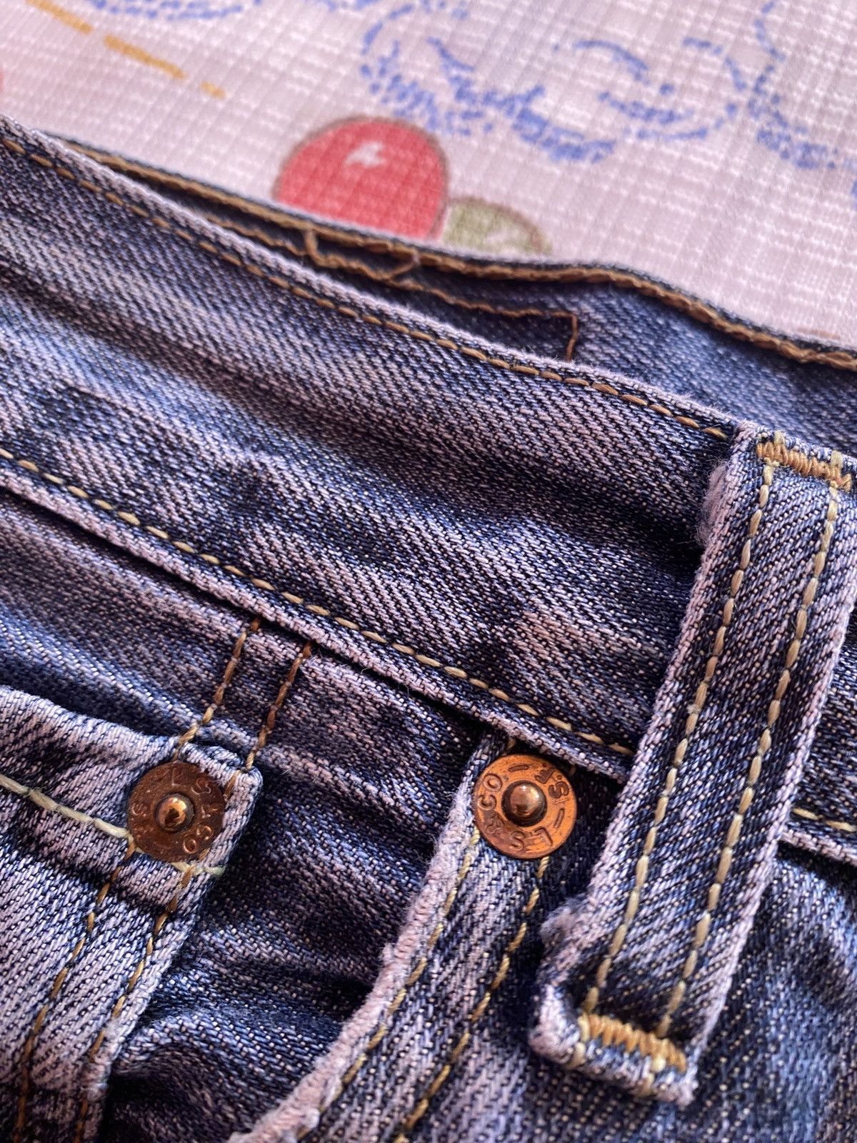 Levi's × Vintage Vintage Levi's 501 Size 34x32 273 Button Jeans 00s Size US 34 / EU 50 - 7 Thumbnail