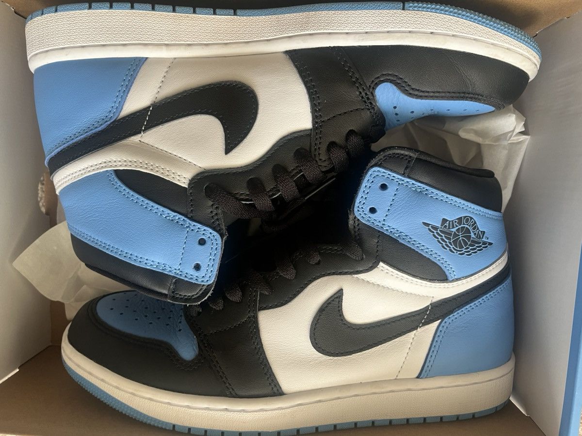 Nike Air Jordan 1 Retro OG High UNC Toe Size US 9.5 / EU 42-43 - 7 Thumbnail