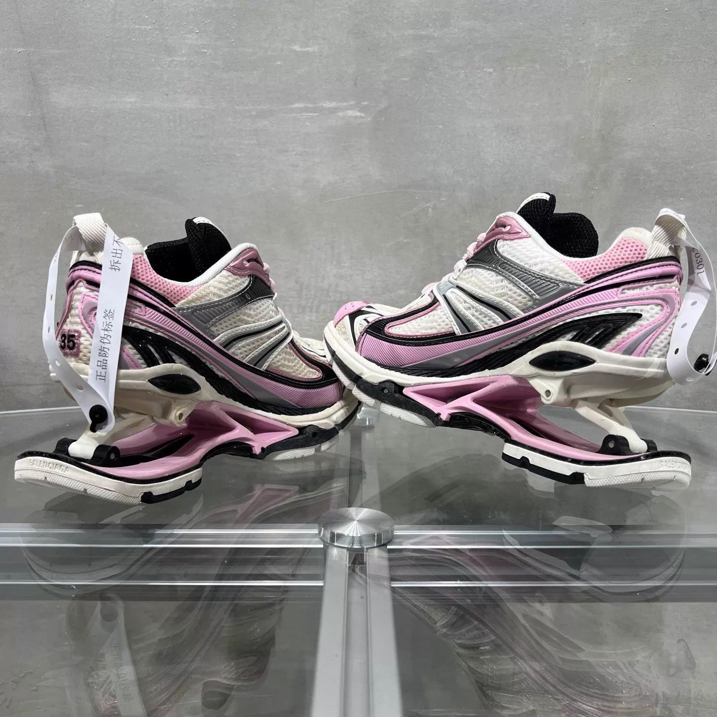 Balenciaga Balenciaga BLCG X-Pander Pink 35 New Boxed FC0301 Size US 5 / IT 35 - 5 Thumbnail