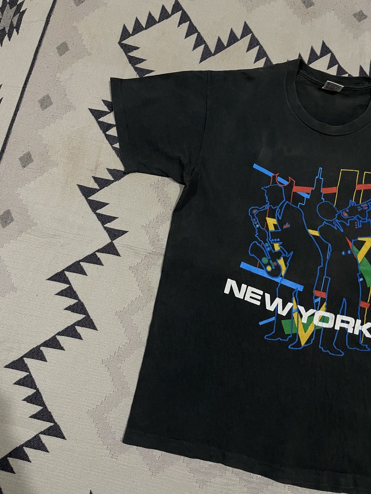 Vintage 1990s NEW YORK CITY JAZZ MUSIC NICELY FADED TSHIRT Size US L / EU 52-54 / 3 - 3 Thumbnail